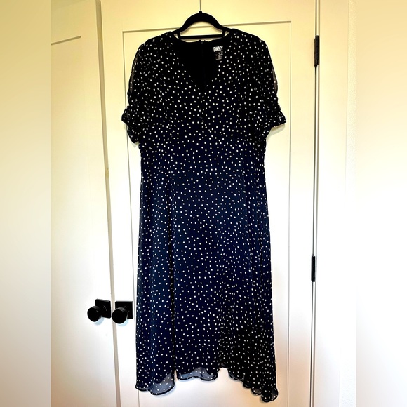 Women dress, NAVY! size 16 - more like 12…. DKNY - Picture 2 of 10